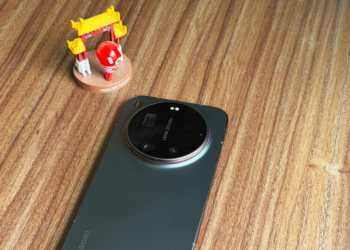 Xiaomi 17 Ultra Review: Leica Cameras, Snapdragon 8 Gen 5 & Photography Kit